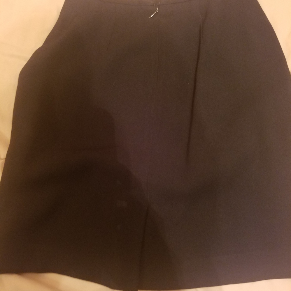 Petite sophisticate suit - Picture 4 of 5